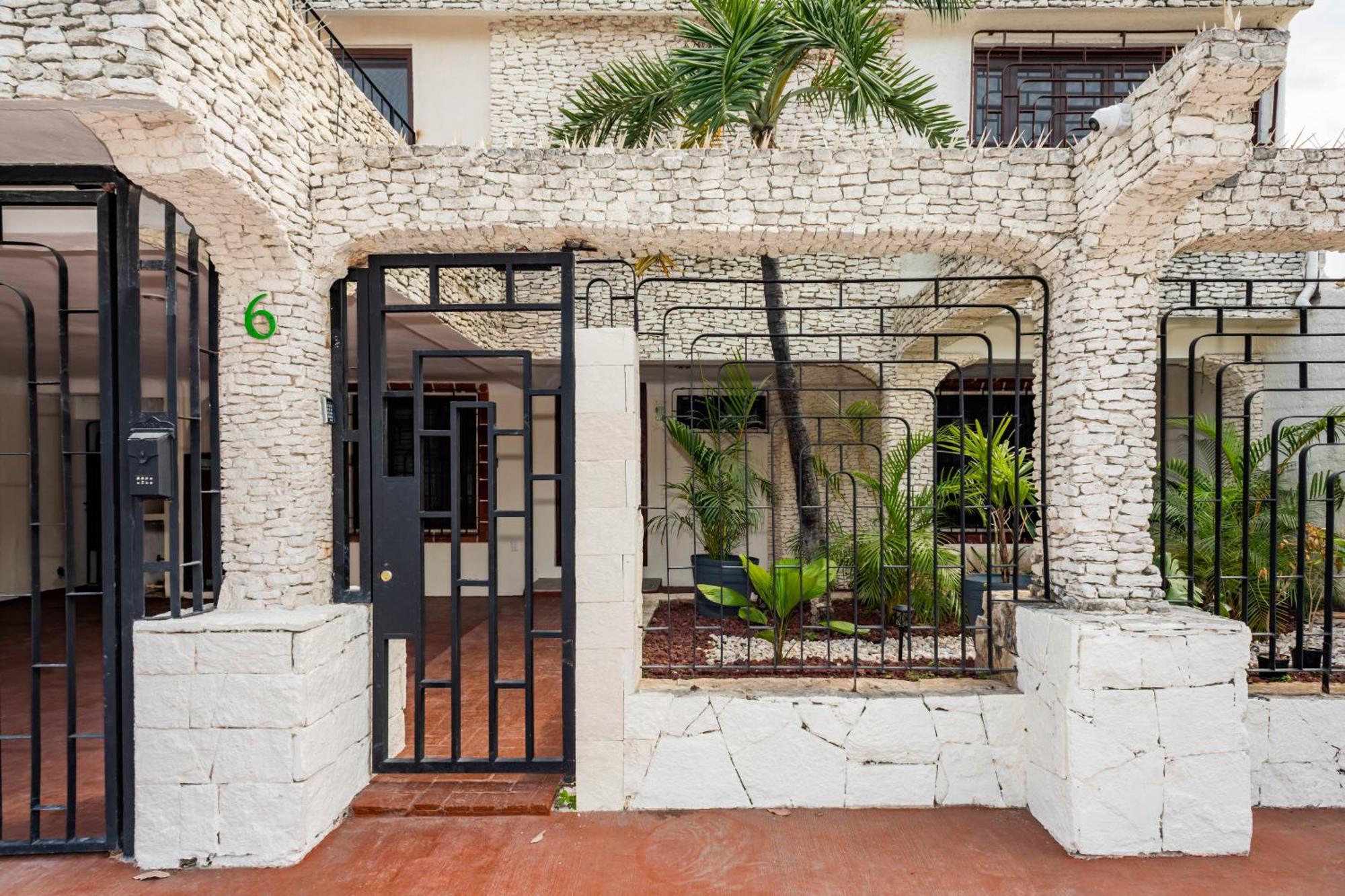 Vica Guest House Con Piscina En La Entrada De La Zona Hotelera Cancún Eksteriør bilde