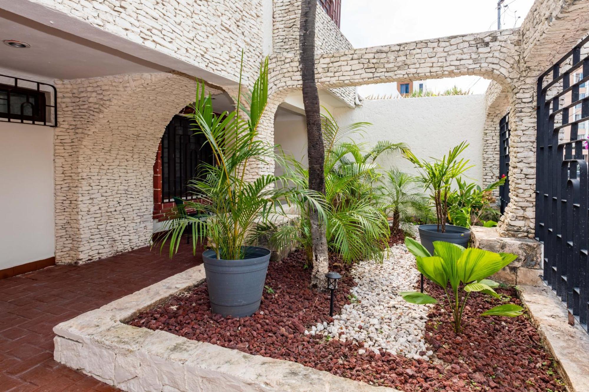 Vica Guest House Con Piscina En La Entrada De La Zona Hotelera Cancún Eksteriør bilde